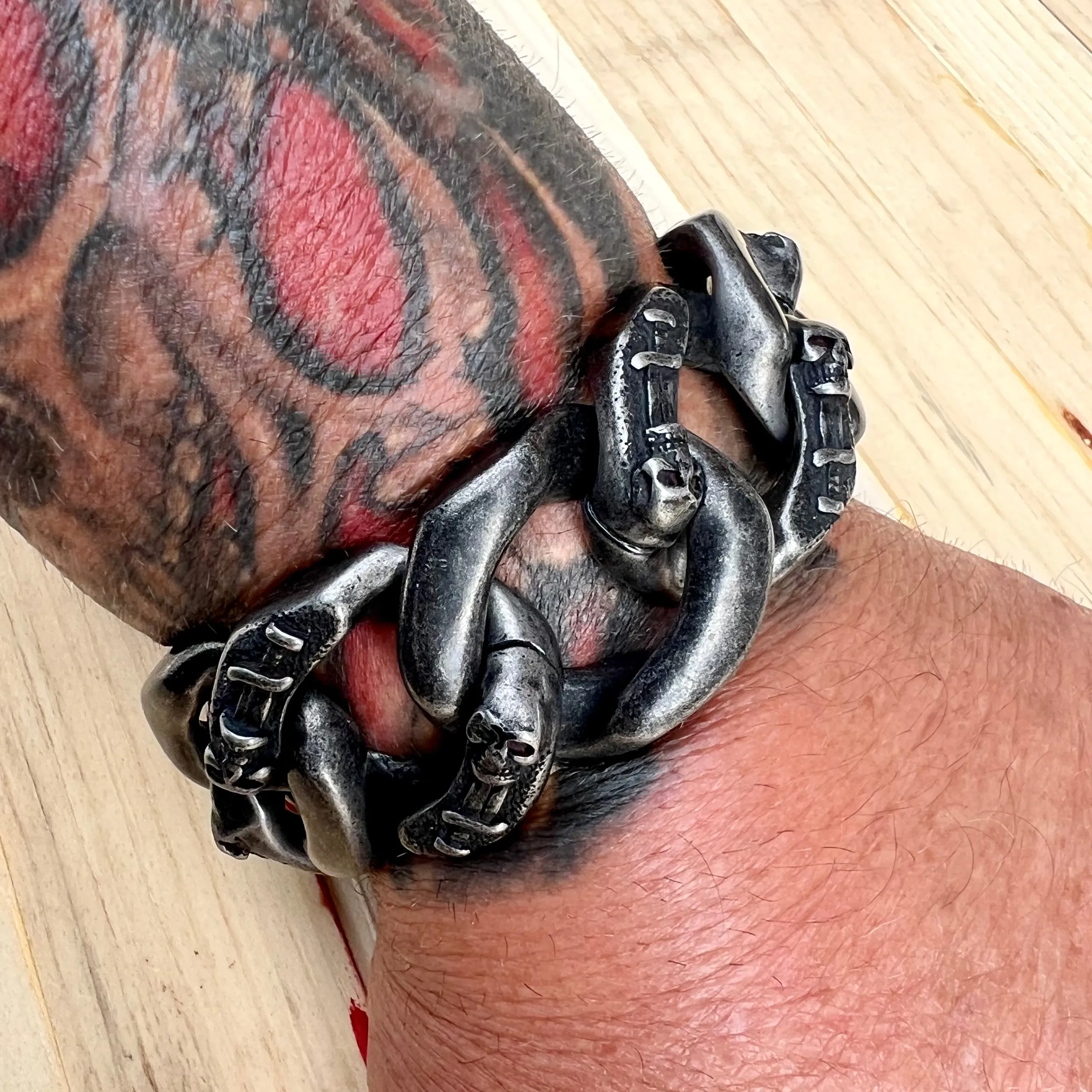 Bagger Bracelet - Skull & Dagger - Classic - 1.25 Wide - B98