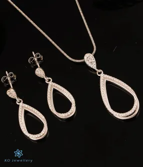 The Alluring Sparkle Silver Pendant Set