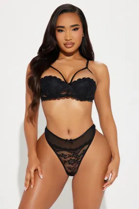 Want Your Lovin' Lace Bra And Panty Set - Black